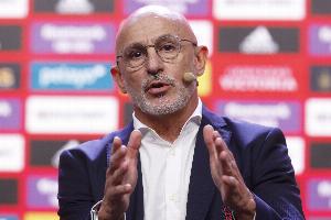 德拉富恩特谈金球奖:先考虑球员能力,然后荣誉,最重要的是特别