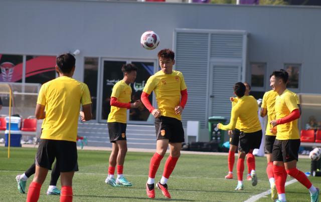 吴曦全速调整追赶中黎战>中塔战 后腰“双王”搭档？