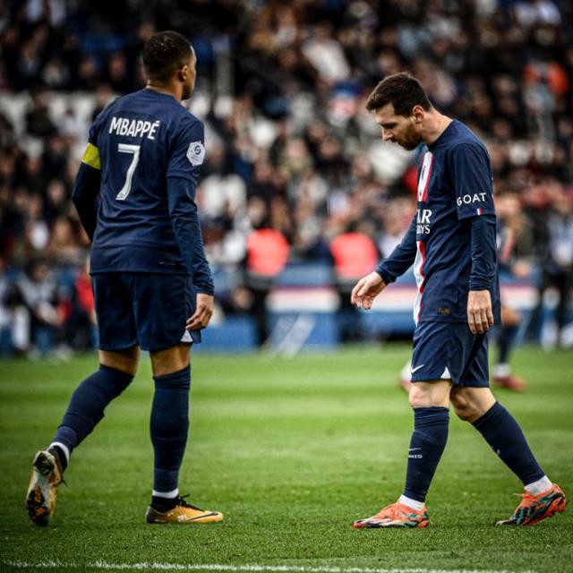 开云下载-【法甲】梅姆失联，巴黎0比2雷恩，35场主场不败终结