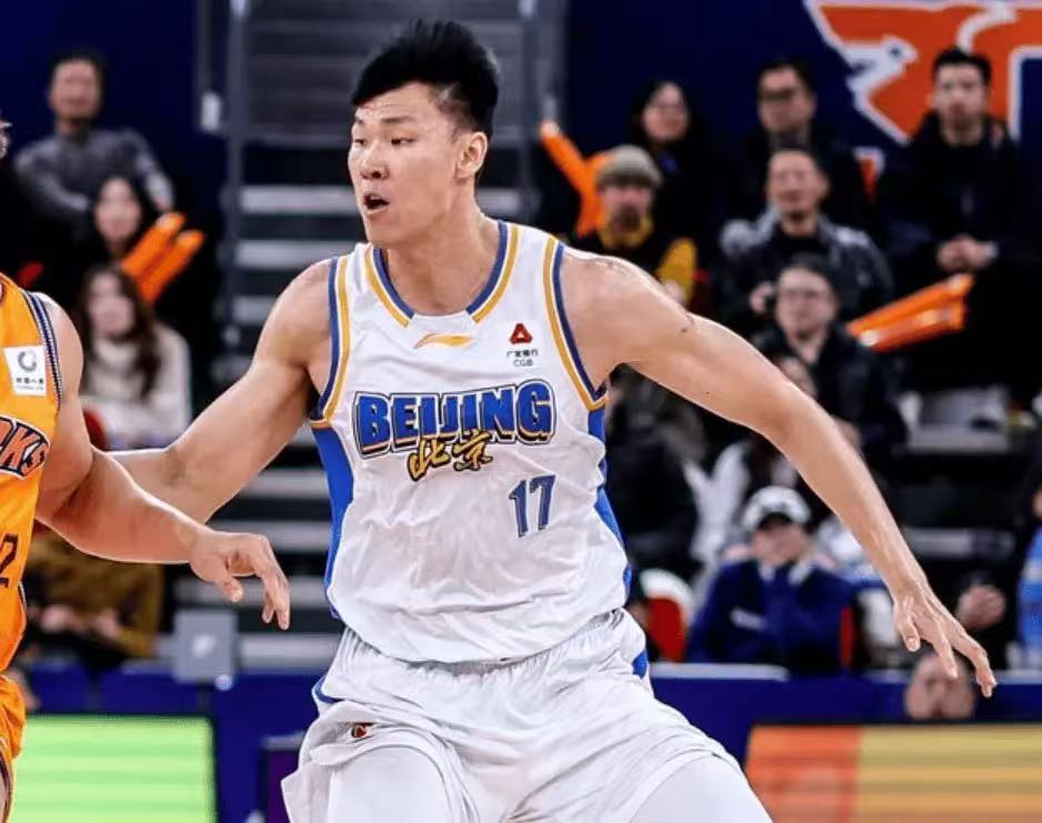 开云体育下载-拿600万，空篮不进+0分1板3犯，球迷乐了：给你5星，把我逗笑了